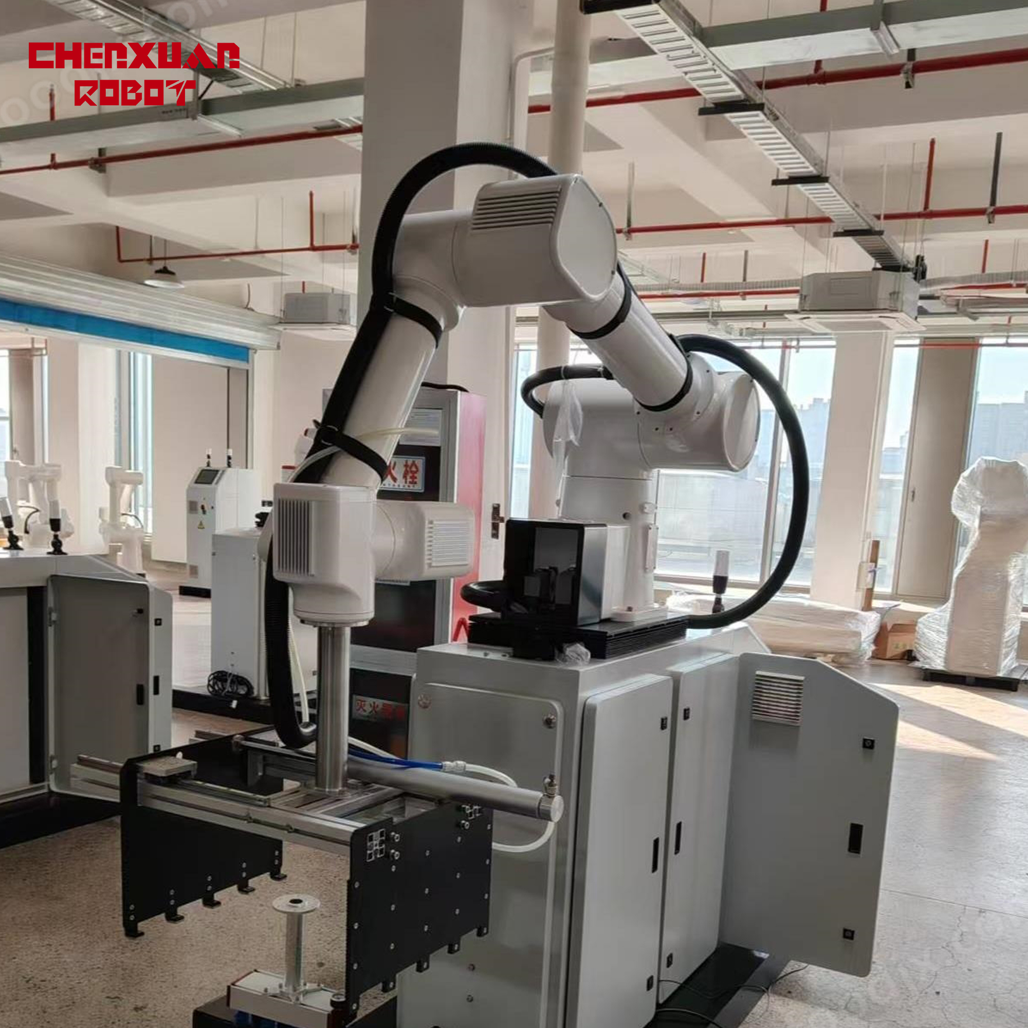 automatic pallet handling machine