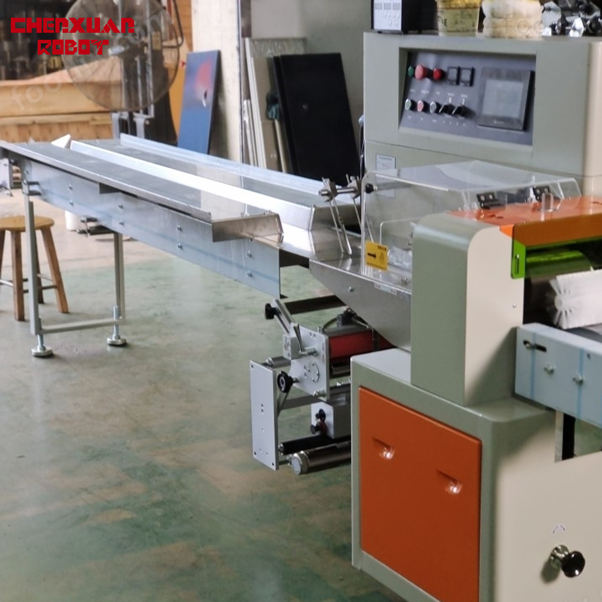 Soft tissue packing machine