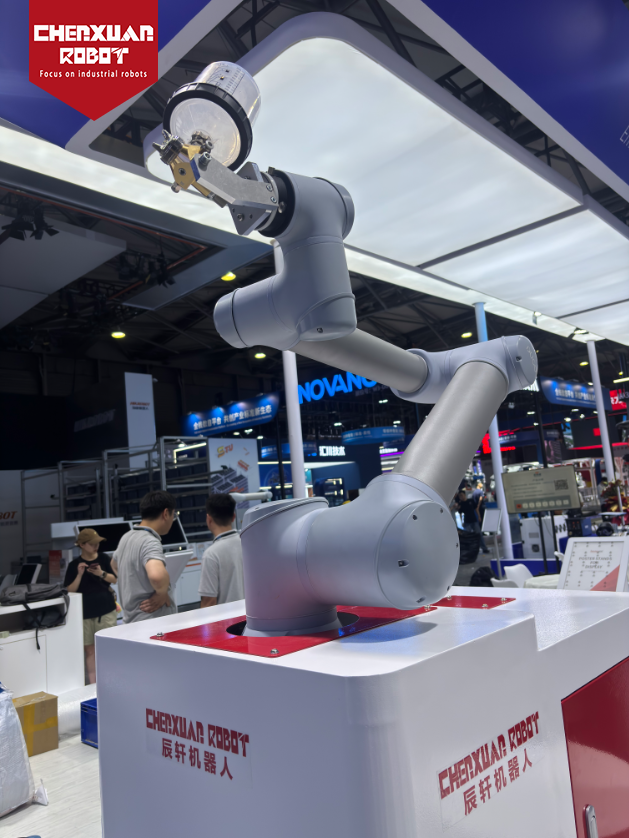 Mobile intelligent spray painting workstation